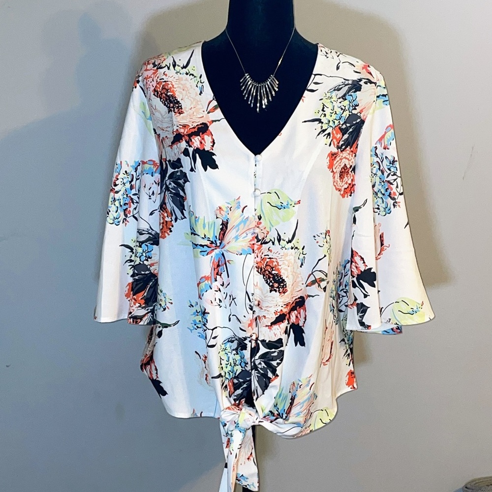 LUVAMIA Top
